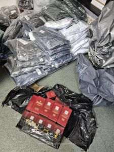 Acţiuni de tip BLITZ: produse susceptibile a fi contrafăcute, în valoare de peste 1.2 milioane de lei, indisponibilizate de poliţiştii de frontieră giurgiuveni